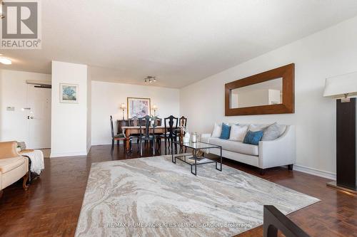 808 - 18 Concorde Place, Toronto, ON - Indoor Photo Showing Living Room