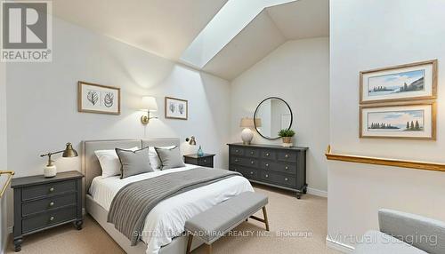 168 Green Briar Road, New Tecumseth, ON - Indoor Photo Showing Bedroom