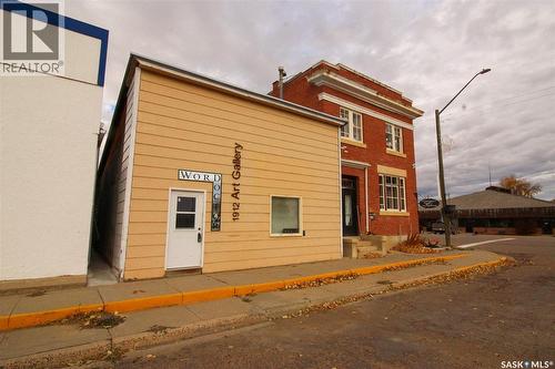 104 Maple Avenue S, Eastend, SK 