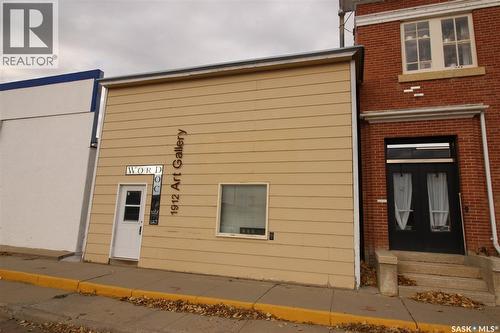 104 Maple Avenue S, Eastend, SK 