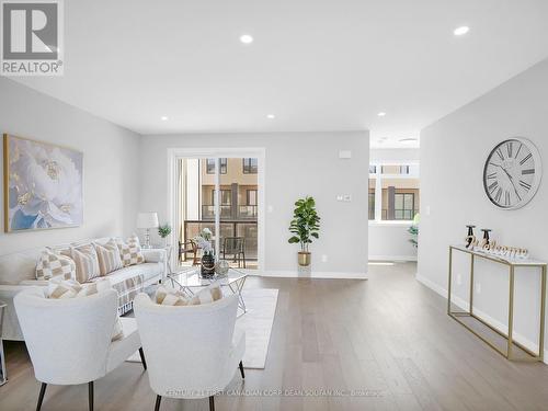 6 - 349 Southdale Road E, London South (South W), ON - Indoor Photo Showing Living Room
