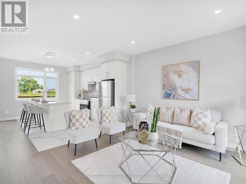 6 - 349 Southdale Road E, London South (South W), ON - Indoor Photo Showing Living Room