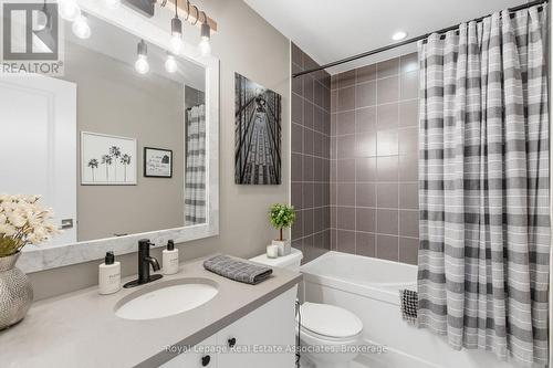 second bathroom - 7 - 383 Dundas Street E, Hamilton, ON - Indoor Photo Showing Bathroom