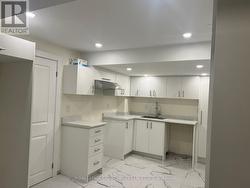 4 LAFLEUR COURT  Brampton, ON L6Y 3L8