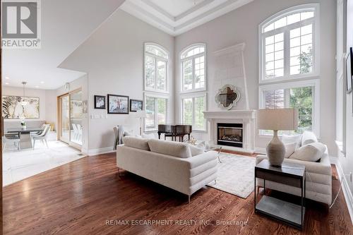 290 Shoreacres Road, Burlington, ON - Indoor Photo Showing Living Room With Fireplace