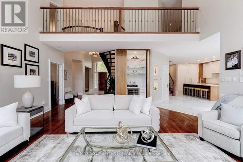 290 Shoreacres Road, Burlington, ON - Indoor Photo Showing Living Room