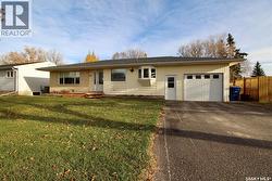 1518 Chestnut DRIVE  Moosomin, SK S0G 3N0