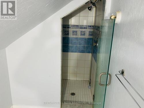 156 Dunlop Street W, Barrie, ON - Indoor Photo Showing Bathroom