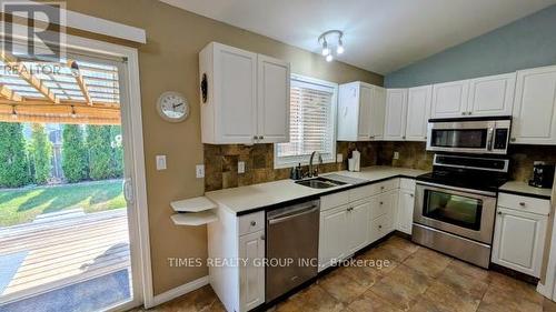 2311 Mt Baker Crescent, Cranbrook, BC - Indoor Photo Showing Kitchen With Double Sink