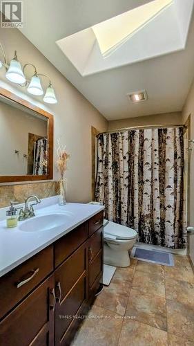 2311 Mt Baker Crescent, Cranbrook, BC - Indoor Photo Showing Bathroom