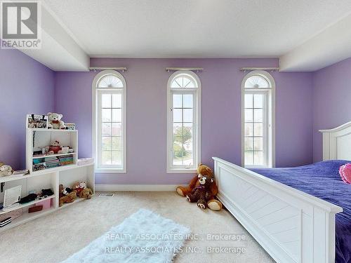 2 Lord Nelson Court, Richmond Hill, ON - Indoor Photo Showing Bedroom
