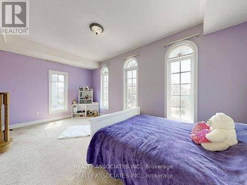 2 Lord Nelson Court, Richmond Hill, ON - Indoor Photo Showing Bedroom