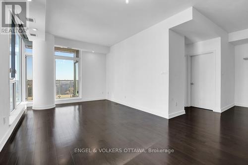 2006 - 179 Metcalfe Street, Ottawa, ON - Indoor Photo Showing Other Room