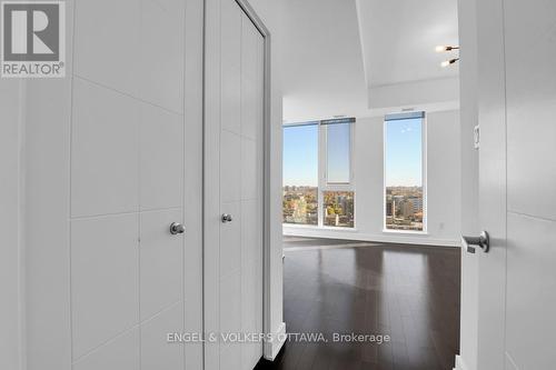 2006 - 179 Metcalfe Street, Ottawa, ON - Indoor Photo Showing Other Room