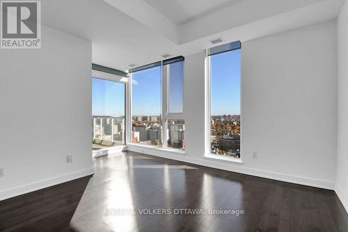 2006 - 179 Metcalfe Street, Ottawa, ON - Indoor Photo Showing Other Room