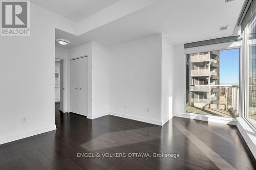 2006 - 179 Metcalfe Street, Ottawa, ON - Indoor Photo Showing Other Room