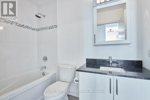 2006 - 179 Metcalfe Street, Ottawa, ON - Indoor Photo Showing Bathroom