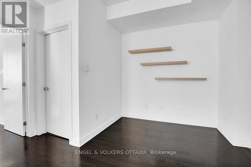 2006 - 179 Metcalfe Street, Ottawa, ON - Indoor Photo Showing Other Room