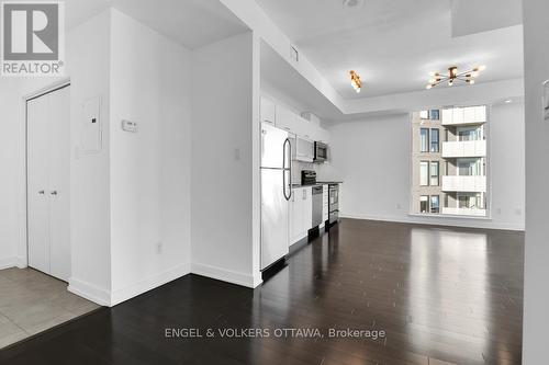 2006 - 179 Metcalfe Street, Ottawa, ON - Indoor