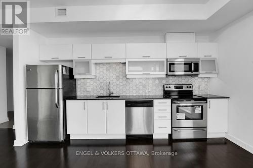 2006 - 179 Metcalfe Street, Ottawa, ON - Indoor Photo Showing Kitchen With Upgraded Kitchen