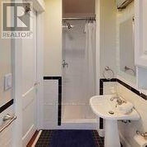 2 - 470 Oriole Parkway, Toronto, ON - Indoor Photo Showing Bathroom