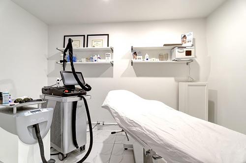 Atelier - B-4305 Ch. Des Prairies, Brossard, QC 