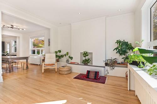 Living room - 4379 Av. Coolbrook, Montréal (Côte-Des-Neiges/Notre-Dame-De-Grâce), QC - Indoor