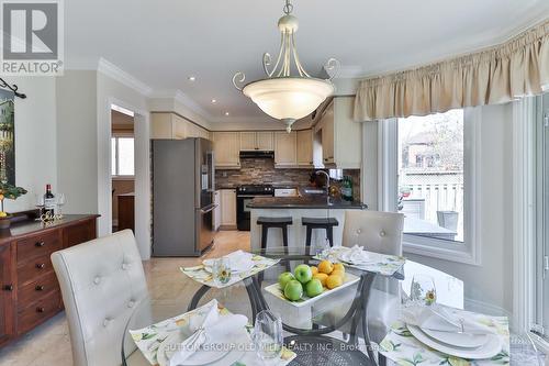6835 Forest Park Drive, Mississauga, ON - Indoor Photo Showing Dining Room