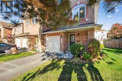 57 FLOWERTREE CRESCENT  Ottawa, ON K2M 2R7