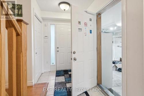 27 Pettit Street, Hamilton, ON - Indoor Photo Showing Other Room