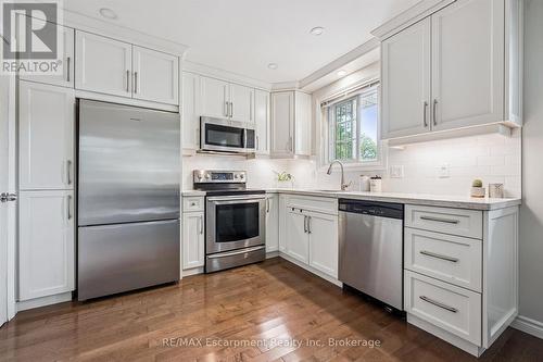 5 Picadilly Place, Guelph (Dovercliffe Park/Old University), ON - Indoor Photo Showing Kitchen With Stainless Steel Kitchen With Upgraded Kitchen