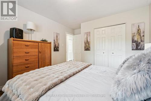 5 Picadilly Place, Guelph (Dovercliffe Park/Old University), ON - Indoor Photo Showing Bedroom