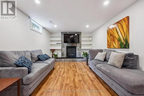 5 Picadilly Place, Guelph (Dovercliffe Park/Old University), ON - Indoor Photo Showing Living Room With Fireplace