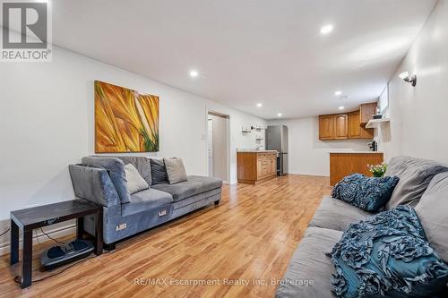 5 Picadilly Place, Guelph (Dovercliffe Park/Old University), ON - Indoor Photo Showing Living Room