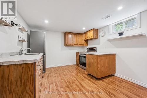 5 Picadilly Place, Guelph (Dovercliffe Park/Old University), ON - Indoor Photo Showing Kitchen