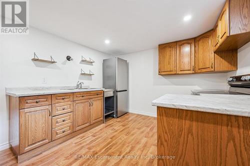 5 Picadilly Place, Guelph (Dovercliffe Park/Old University), ON - Indoor Photo Showing Kitchen