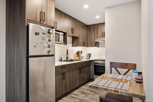 6-375 21St St, Courtenay, BC - Indoor Photo Showing Kitchen