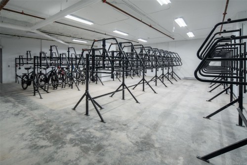 1118-2000 Hannington Rd, Langford, BC - Indoor Photo Showing Other Room