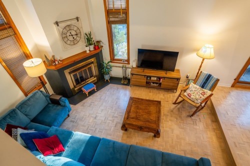Living Room - 1950 Boul. Leblanc, Laval (Duvernay), QC - Indoor Photo Showing Living Room With Fireplace
