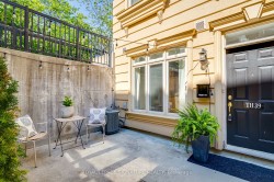 39-78 Carr Street  Toronto, ON M5T 1B7