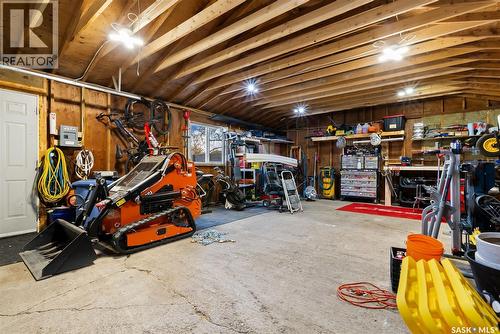 421 2Nd Avenue, Odessa, SK - Indoor