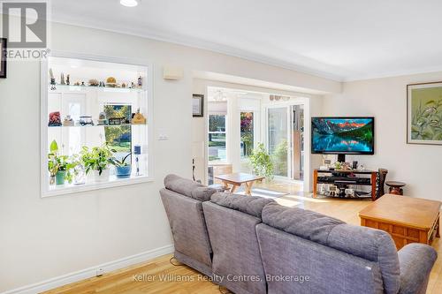 202 Bennett Street W, Goderich (Goderich (Town)), ON - Indoor Photo Showing Living Room