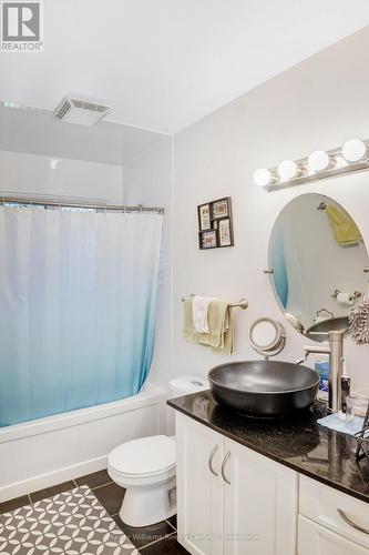 202 Bennett Street W, Goderich (Goderich (Town)), ON - Indoor Photo Showing Bathroom