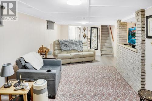 202 Bennett Street W, Goderich (Goderich (Town)), ON - Indoor Photo Showing Living Room