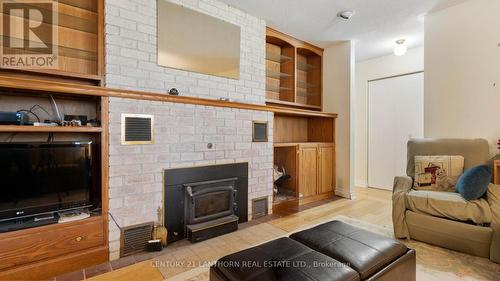 5073 Highway 62 Highway S, Prince Edward County (Ameliasburg Ward), ON - Indoor Photo Showing Living Room With Fireplace