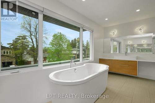 298 Crestview Road, Ottawa, ON - Indoor Photo Showing Bathroom