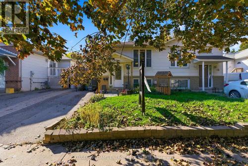 10 LOCKHART GATE  Clarington (Bowmanville), ON L1C 4L1