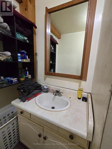 111 Andrew Street S, Orillia, ON - Indoor Photo Showing Bathroom