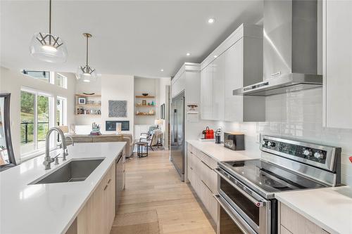 15-1395 Prairie Rose Drive, Kamloops, BC - Indoor Photo Showing Kitchen With Upgraded Kitchen