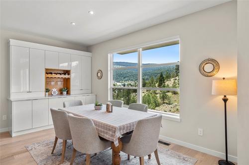 15-1395 Prairie Rose Drive, Kamloops, BC - Indoor Photo Showing Dining Room